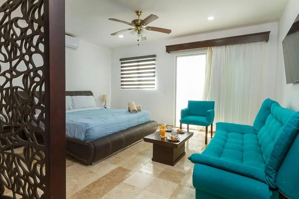 Comfortable Studio 3 Blocks From The Beach Playa del Carmen Mexico
